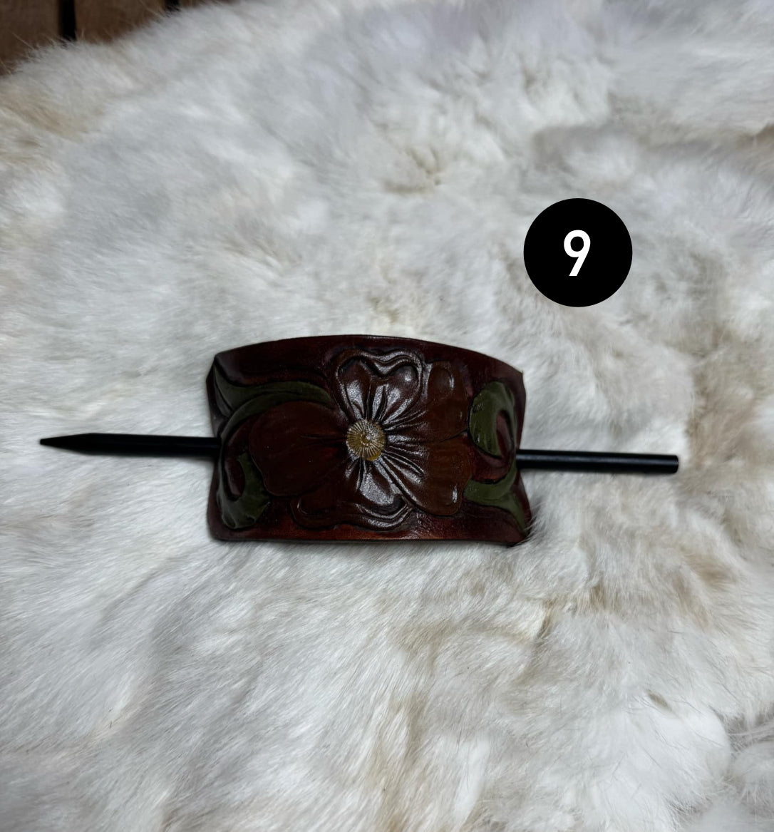 Vargparla Stick Barrettes